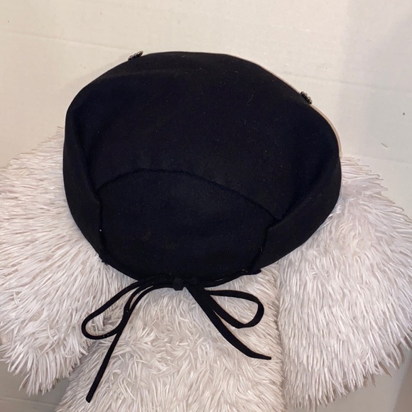 Vntg ladies Black velvet bonnet Hat w rhinestones Lazarus model Cincinnati beani - Picture 4 of 16